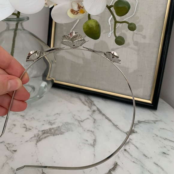 Silver Floral Headband - Picture 3 of 4